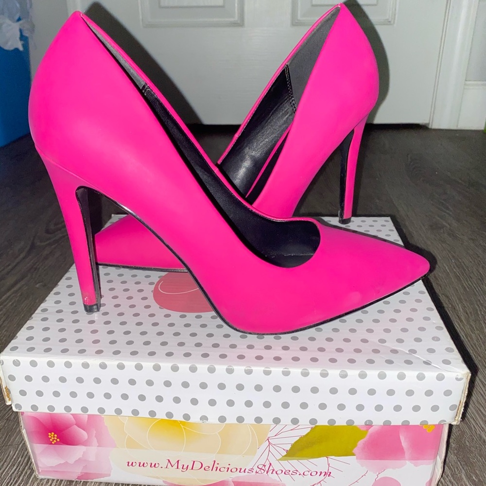 Heels - Picture 2 of 2